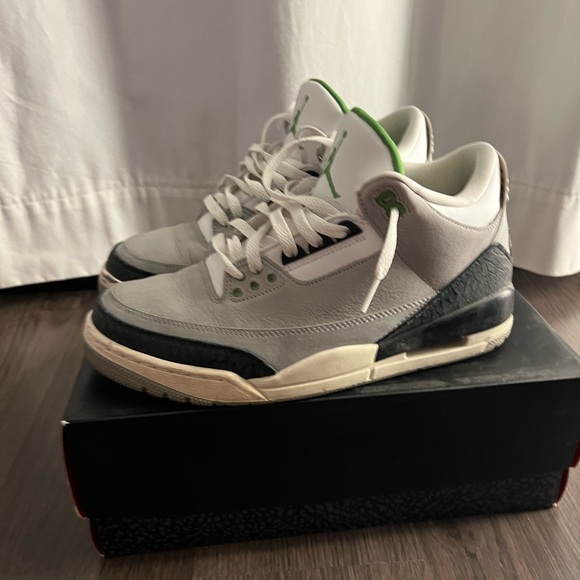 Jordan 3 Chlorophyll Size 10 - Picture 2 of 7